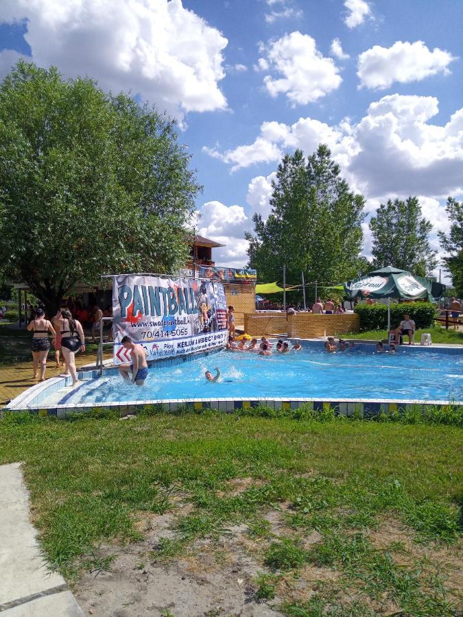 Ap. Near Thermal Bath Papa Exterior photo